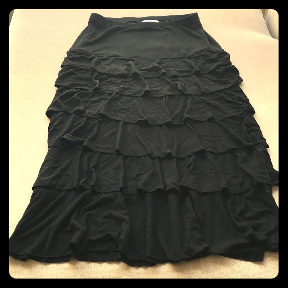 black ruffled skirt w/elastic waist
